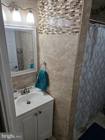 909 BENTLEY RD, Lindenwold Boro, NJ 08021