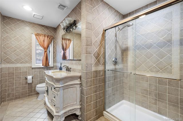 582 Atlantic Avenue, Lawrence, NY 11559