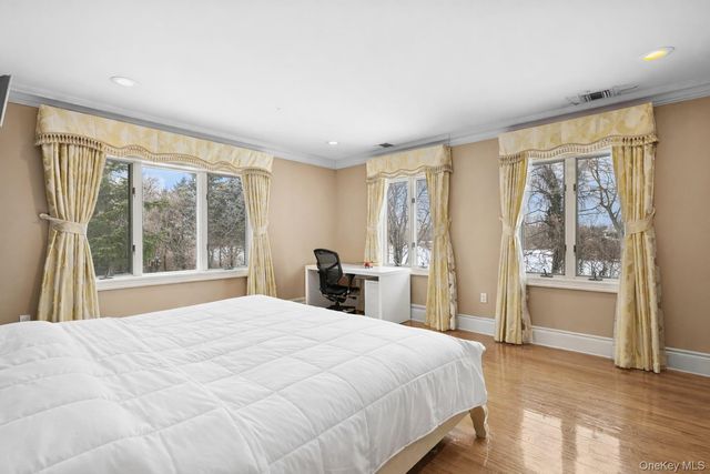 582 Atlantic Avenue, Lawrence, NY 11559