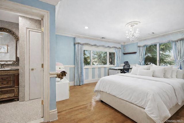 582 Atlantic Avenue, Lawrence, NY 11559