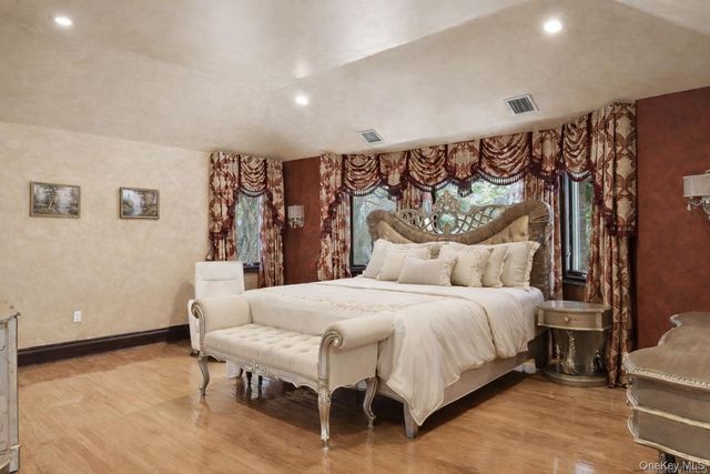 582 Atlantic Avenue, Lawrence, NY 11559