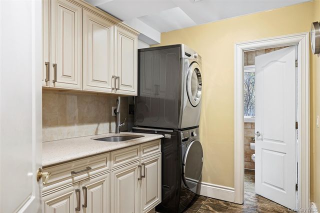 582 Atlantic Avenue, Lawrence, NY 11559