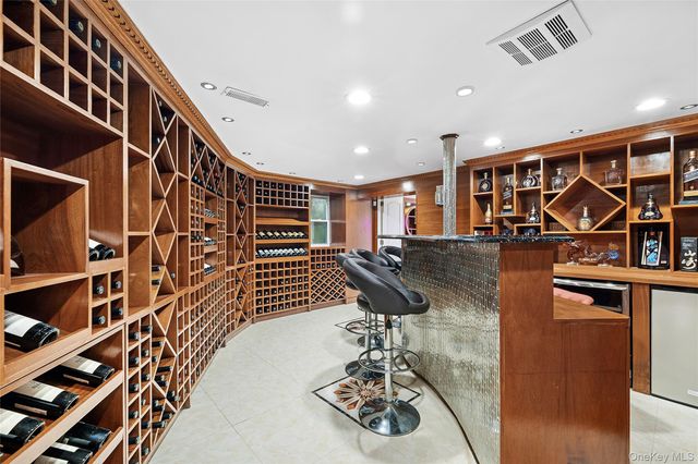 582 Atlantic Avenue, Lawrence, NY 11559