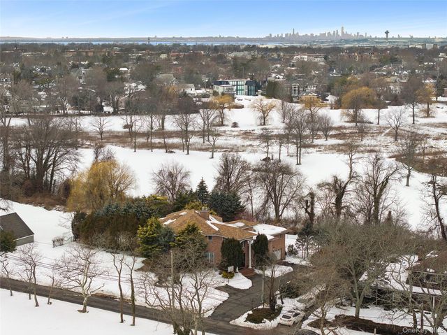 582 Atlantic Avenue, Lawrence, NY 11559