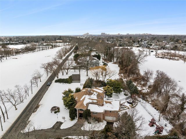 582 Atlantic Avenue, Lawrence, NY 11559