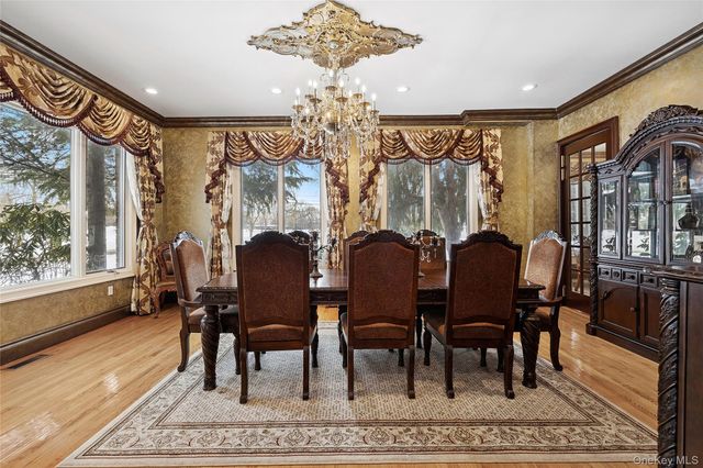 582 Atlantic Avenue, Lawrence, NY 11559