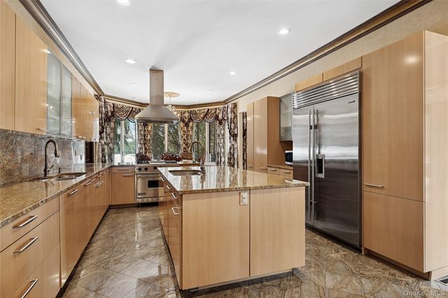 582 Atlantic Avenue, Lawrence, NY 11559