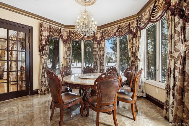 582 Atlantic Avenue, Lawrence, NY 11559