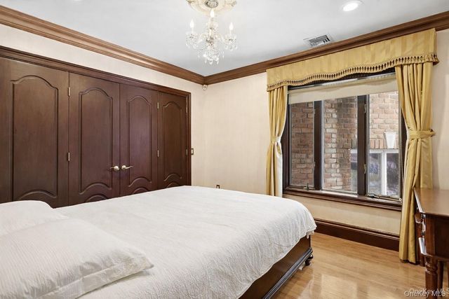 582 Atlantic Avenue, Lawrence, NY 11559