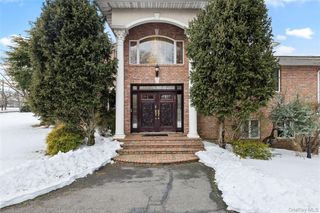 582 Atlantic Avenue, Lawrence, NY 11559