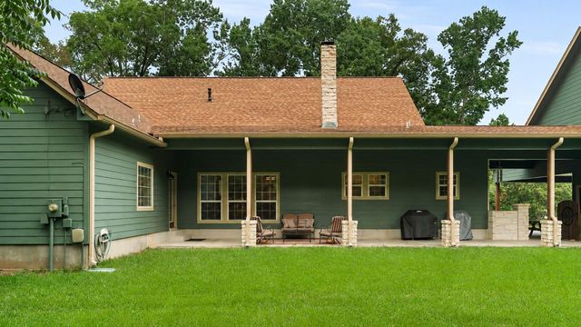 375 Crestview Drive, Livingston, TX 77351
