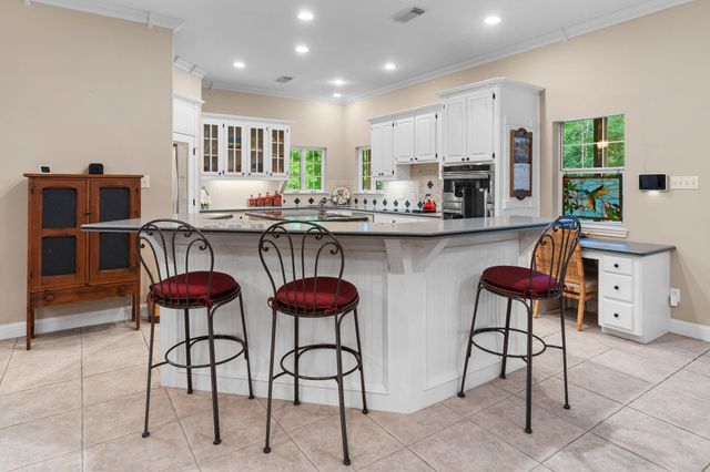 375 Crestview Drive, Livingston, TX 77351
