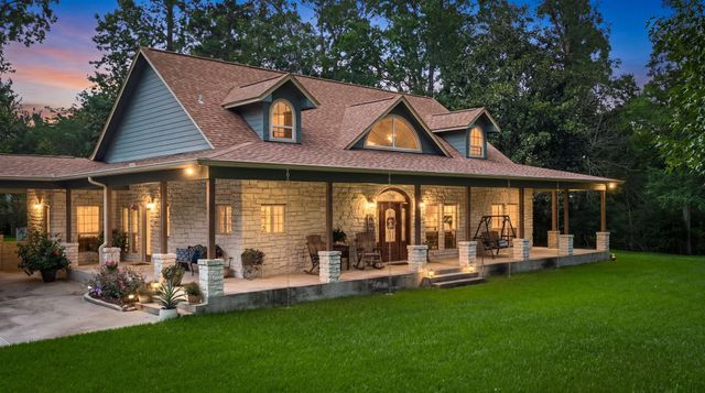 375 Crestview Drive, Livingston, TX 77351