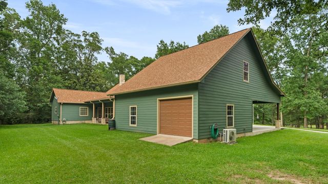 375 Crestview Drive, Livingston, TX 77351