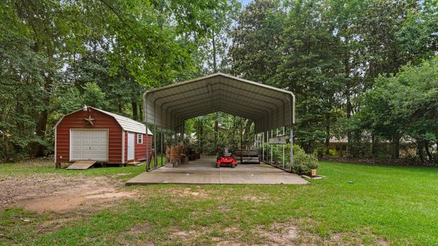 375 Crestview Drive, Livingston, TX 77351