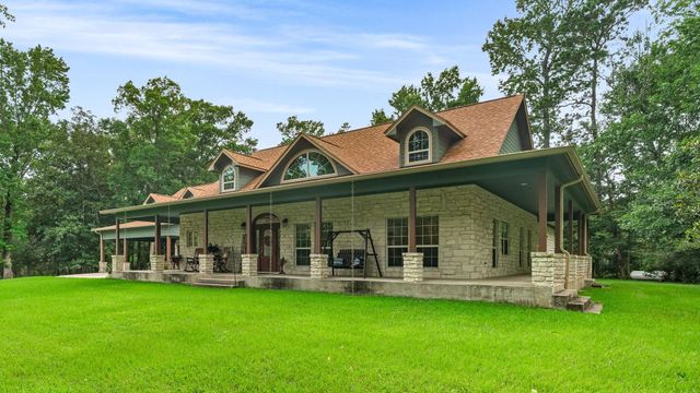 375 Crestview Drive, Livingston, TX 77351