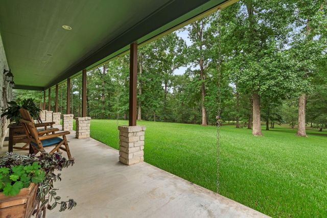 375 Crestview Drive, Livingston, TX 77351