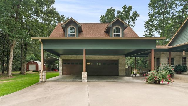 375 Crestview Drive, Livingston, TX 77351