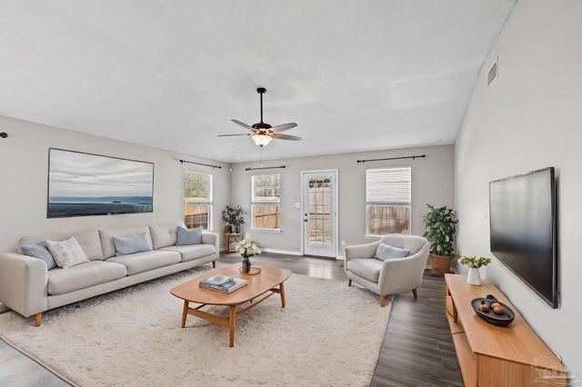 10408 Millbrook Dr, Pensacola, FL 32534