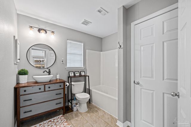 10408 Millbrook Dr, Pensacola, FL 32534