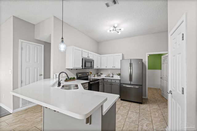 10408 Millbrook Dr, Pensacola, FL 32534