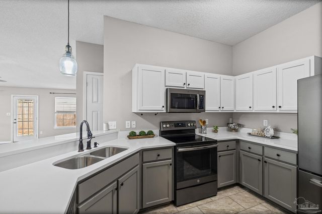 10408 Millbrook Dr, Pensacola, FL 32534