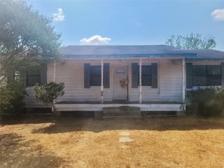 747 Chamberlin RD, Dale, TX 78616