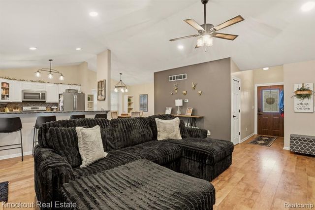 12030 Country Run Drive, Birch Run, MI 48415