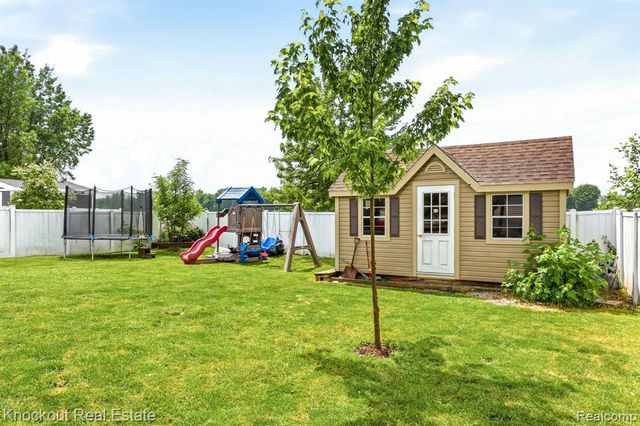 12030 Country Run Drive, Birch Run, MI 48415