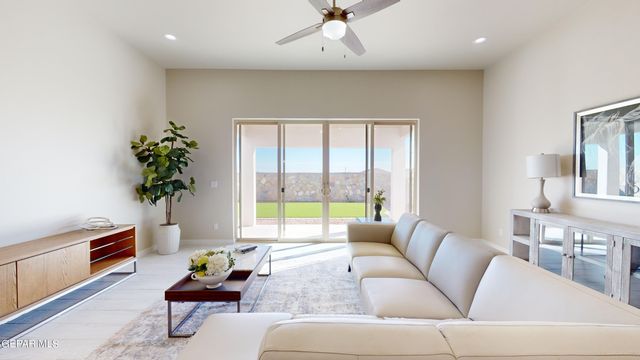 12845 Kingsbury Avenue, Horizon City, TX 79928
