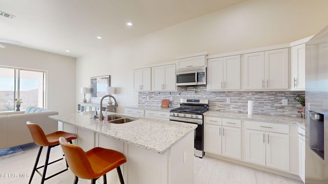 12845 Kingsbury Avenue, Horizon City, TX 79928