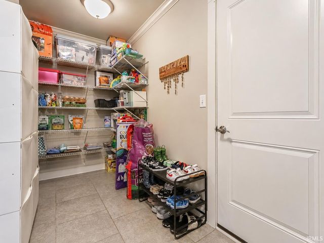 7737 Tavalon Drive, Evansville, IN 47715