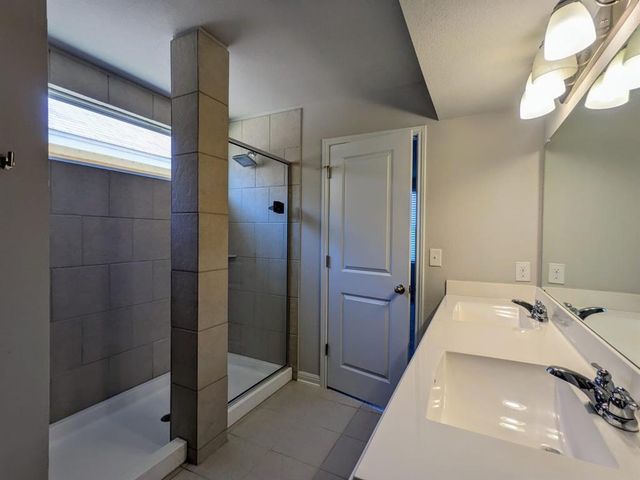 196 Martha LN, Kyle, TX 78640