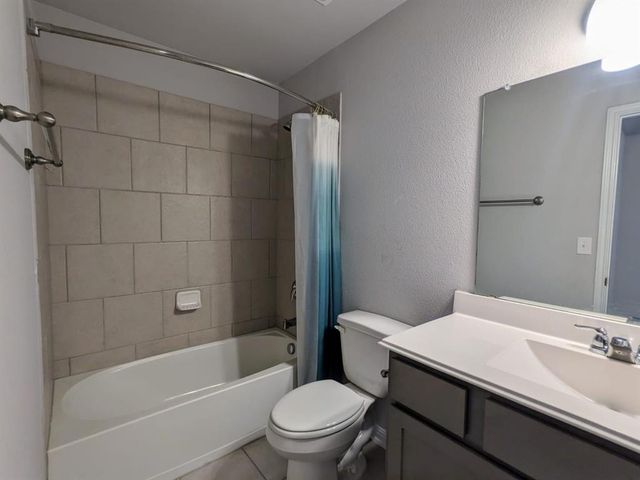 196 Martha LN, Kyle, TX 78640