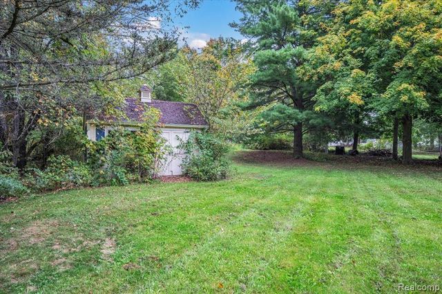 2840 Watchhill Drive, Lapeer, MI 48446