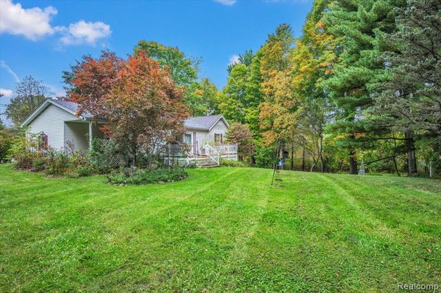 2840 Watchhill Drive, Lapeer, MI 48446