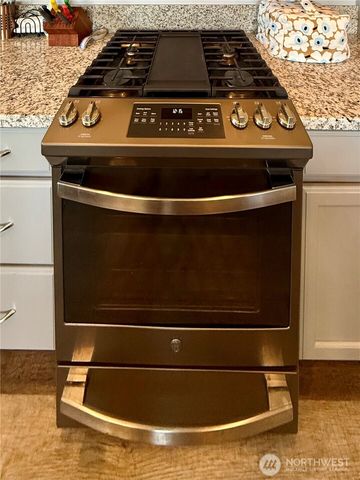 419 N Portal Loop SW, Ocean Shores, WA 98569