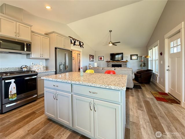 419 N Portal Loop SW, Ocean Shores, WA 98569