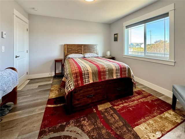 419 N Portal Loop SW, Ocean Shores, WA 98569