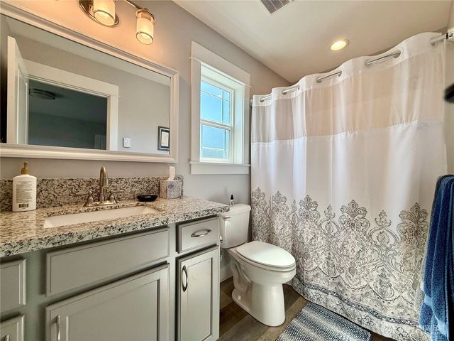 419 N Portal Loop SW, Ocean Shores, WA 98569