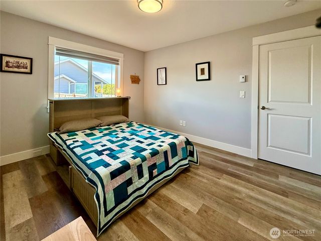 419 N Portal Loop SW, Ocean Shores, WA 98569