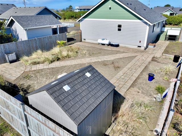 419 N Portal Loop SW, Ocean Shores, WA 98569