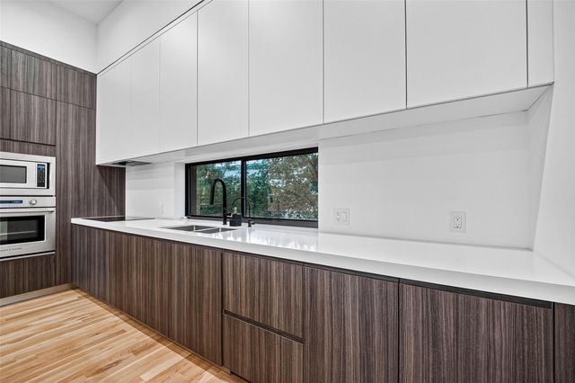 807 Memorial Heights Drive, Houston, TX 77007