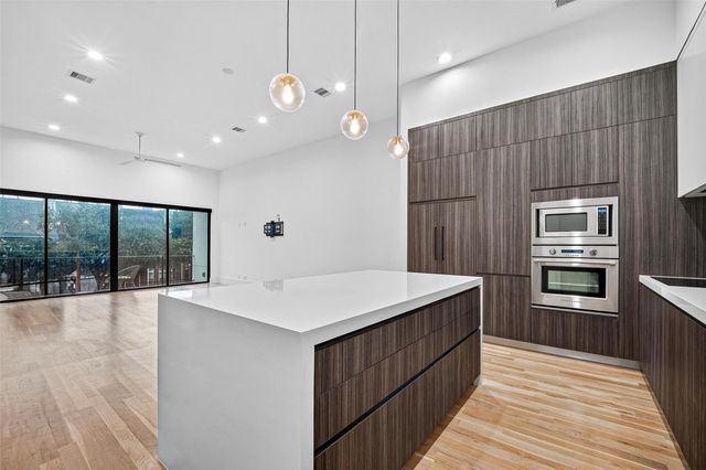 807 Memorial Heights Drive, Houston, TX 77007