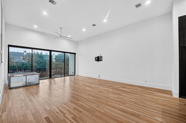 807 Memorial Heights Drive, Houston, TX 77007