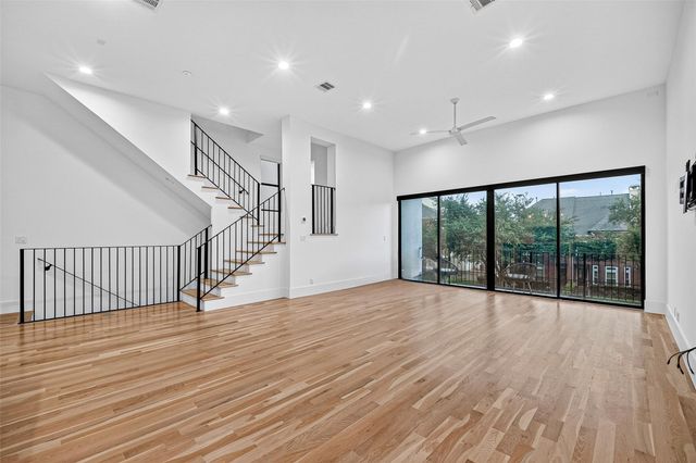 807 Memorial Heights Drive, Houston, TX 77007