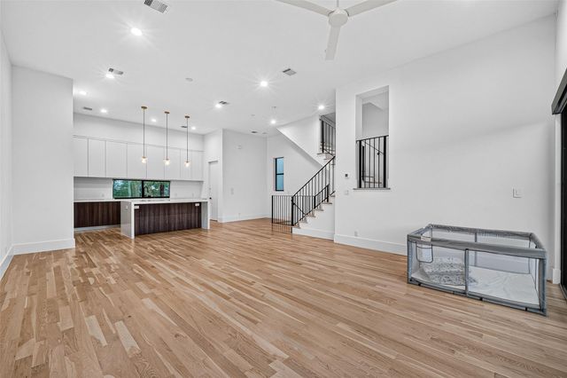 807 Memorial Heights Drive, Houston, TX 77007