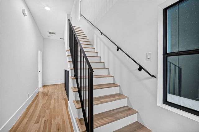 807 Memorial Heights Drive, Houston, TX 77007