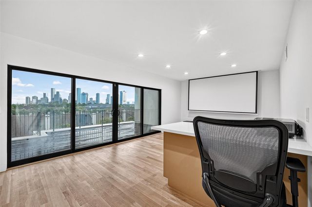 807 Memorial Heights Drive, Houston, TX 77007