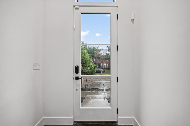807 Memorial Heights Drive, Houston, TX 77007
